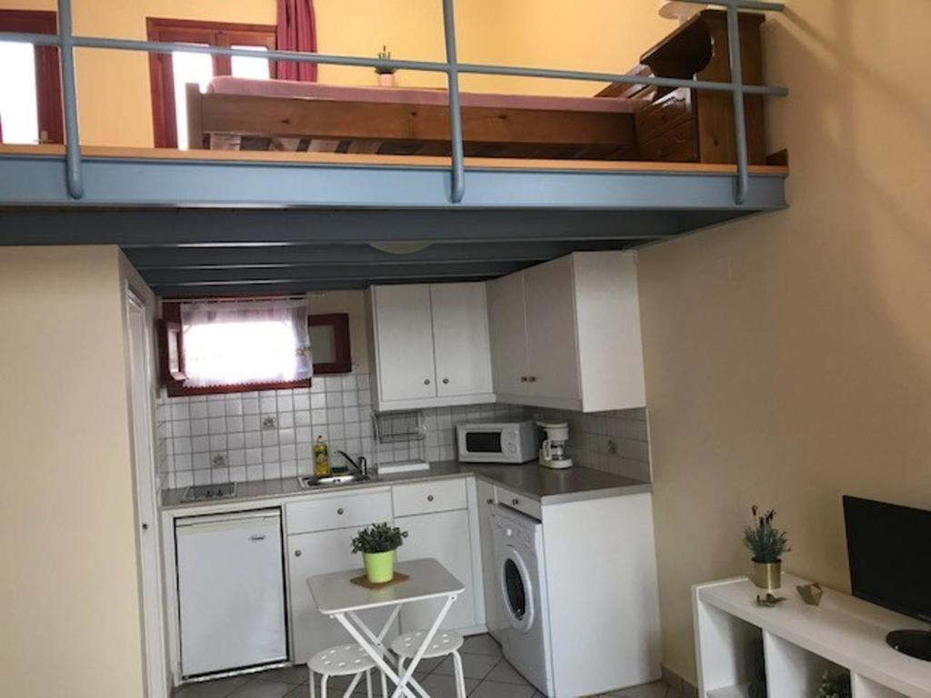 Ermoupoli, Syros City Apartments Екстер'єр фото