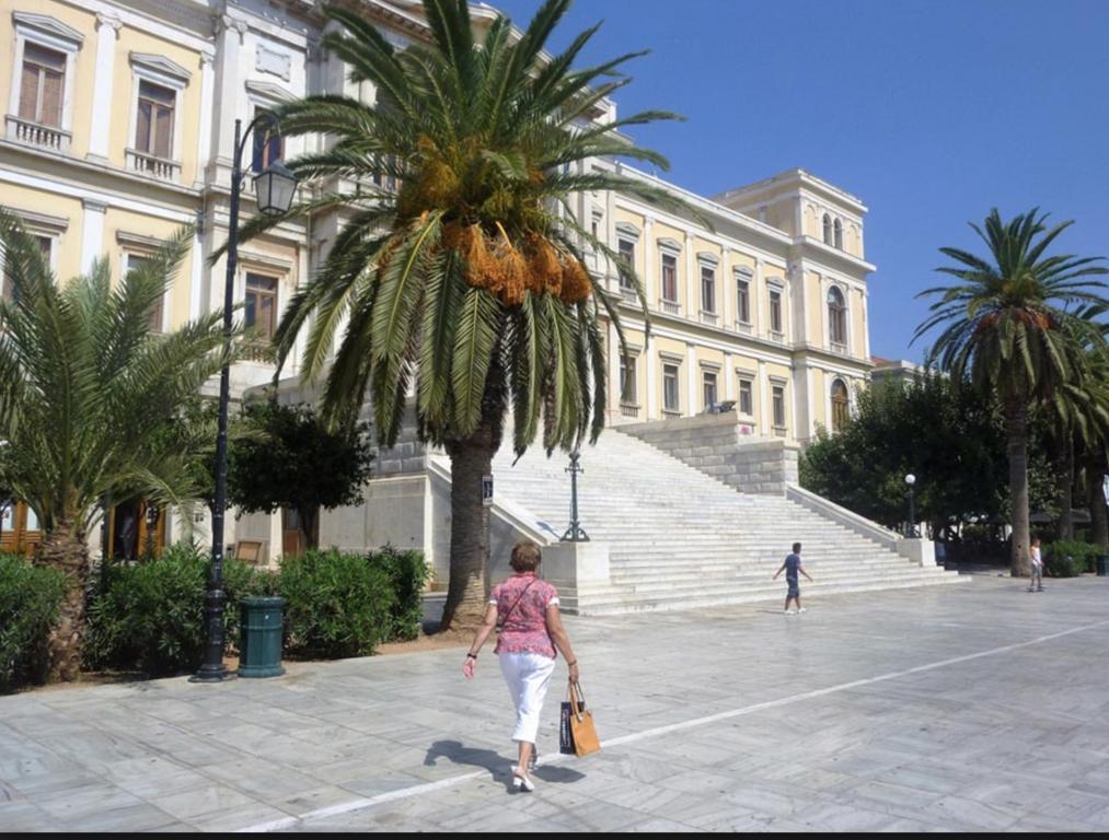 Ermoupoli, Syros City Apartments Екстер'єр фото
